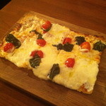 Bar GONZA - フレッシュモッツァレラのマルゲリータ　1.000円