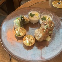 ザ タヴァン グリル＆ラウンジ - 