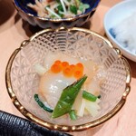 焼鳥 鐡 - 帆立の紹興酒漬け 黄ニラといくら