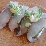 関あじ…347円×2皿