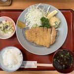 とんかつや - ロースカツ定食 超力豚 （ちょうりきぶた）　２３００円　(2023/08)