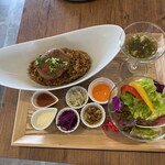 アンチエイジングカフェ101 - プレートと云うよりか、飛騨牛バーグ丼だよね(°▽°)