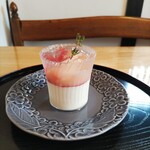 小さなお菓子屋さん ふわり - 桃のパンナコッタ