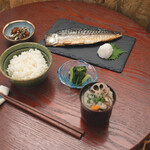 Hoshiya - ほしやの干物定食