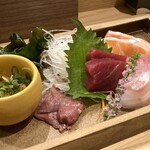 sumibitowaintojummaishukingumomo - お造り　人気盛り　赤甘鯛、真鯛、鮪、サーモン、高知のひめっこ鶏の脂肝、こころ