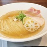 らあめん あじるく - 綺麗に盛り付けられています