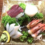 居酒屋 ゆう由 - 料理写真:刺身４点盛り（まぐろ、ハダガレイ、ホタテ、甘エビ）1500円