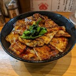 Buta Daigaku - 豚丼（中）