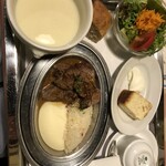 クレッソニエール - モモのサイコロ&マッシュポテト