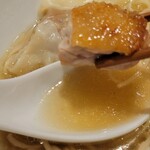 麦と麺助 - 麺助鶏の方に焦点合ってなくて草