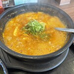 カルビ丼とスン豆腐専門店 韓丼 - グツグツで提供！