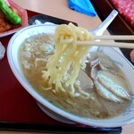 オーモリラーメン - 麺リフト