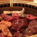 炭火焼肉 牛和鹿 - 肉！肉！