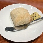 馳走西健一 - パンと海藻入りバター