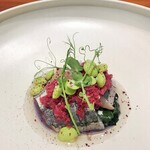 馳走西健一 - 定置網の活き〆アジ、レッドオニオンビーツ、金時草