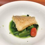 馳走西健一 - 白甘鯛のウロコ焼き、オクラ、トマト