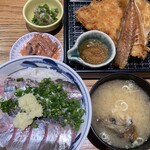 活あじ丼 内浦 - 