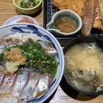 活あじ丼 内浦 - 