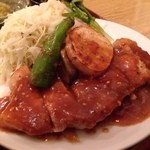 かわず - ■ かわずランチ  1000円
      ＊ 本日のメイン
      ＊ ６種の小鉢
      ＊ お味噌汁
      ＊ ごはん
      ＊ ドリンク
      