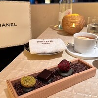 ベージュ アラン・デュカス 東京 - 