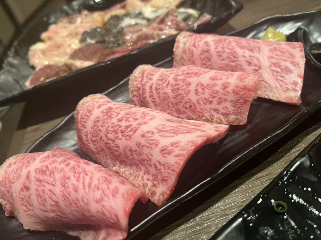 炭火焼肉/ビタミンS. 令和7年7月7日New Open!! 国産和牛のMIXホルモンを豪快に
