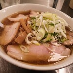 らーめんと餃子 かんな - チャーシュー麺（大盛）￥1.150（ネギ増し）￥120