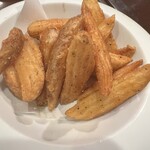 吟彩 - フライドポテトガーリック（550円）