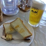 八洲カントリークラブレストラン - モーニングビールとトースト