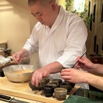 登喜和鮨 - 奥様の無駄の無い流れる所作にも注目！