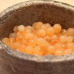 登喜和鮨 - 三面川産 鮭腹子とと豆