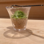 登喜和鮨 - 桜鱒頭出汁のゼリーと 　アスパラガス枝豆の炭焼炙り