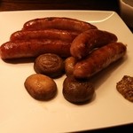 ノリノ穴 - ソーセージとマッシュルームのソテー♪