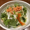 Umi Aji Hachi Kyou - 鮭のそぼろがのったサラダ