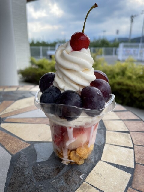 まるげん果樹園 平野店 &ndash; 福島のフルーツソフトクリームが楽しめるカフェ