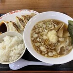 Ninta Ma Ramen - 東京ラーメン+半ライス餃子はアプリクーポンで700円