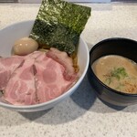らぅめん考房 ありがた屋 - 「濃厚豚白湯つけ麺（1,000円）＋半熟味玉子（150円）＋ローストポーク２枚（350円）」