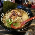 ら～めん 村田屋 - 角切りチャーシュー麺+味玉