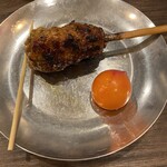 Tori Hachi - つくねの食べ方、斬新です。