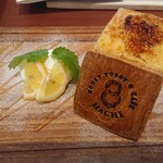 ハニートースト＆カフェ ハチ - 