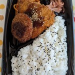 西友 - 料理写真:　アジフライ＆ハムカツ弁当¥399+税