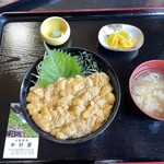 漁師の店 中村屋 - 生ウニ丼　4,290円