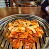 Semauru Shokudou - 豚肉を薄くスライスしたものに、甘辛い特製のソースを。玉葱、ニンニクもたっぷり