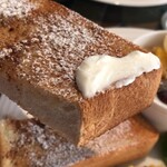 カピアンコーヒー - 甘さを抑えたホイップクリームが味を引き出す