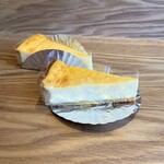 Knott's berry farm - 【定番】まるごとチーズ　¥378  3種のチーズを使ったケーキ、ねっとりとした食感はチーズ好きにはたまりません。程よい甘味と酸味です