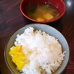 にしき - ご飯　味噌汁　漬物