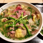 ZiOフォー ベトナム料理 - A2.レア肩バラフォー