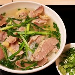 ZiOフォー ベトナム料理 - A1.肩バラフォー