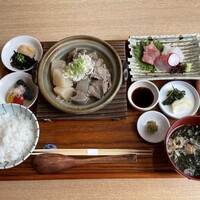 上越やすだ  銀座二丁目店 - 伊万里黒毛和牛すじ塩煮込み定食