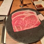 焼肉うしごろ - 鹿児島県産の大判サーロイン・2枚です。