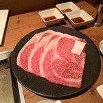 焼肉うしごろ - 鹿児島県産の大判サーロイン3枚・その2です。